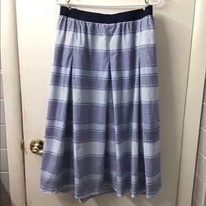 Tommy Hilfiger Blue And White Plaid skirt w/pocket